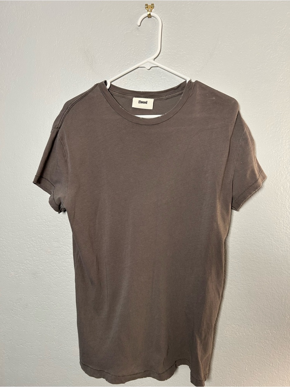 Elwood Men's Short Sleeve Distressed Crewneck Tee Organic Cotton— Gray XS/S